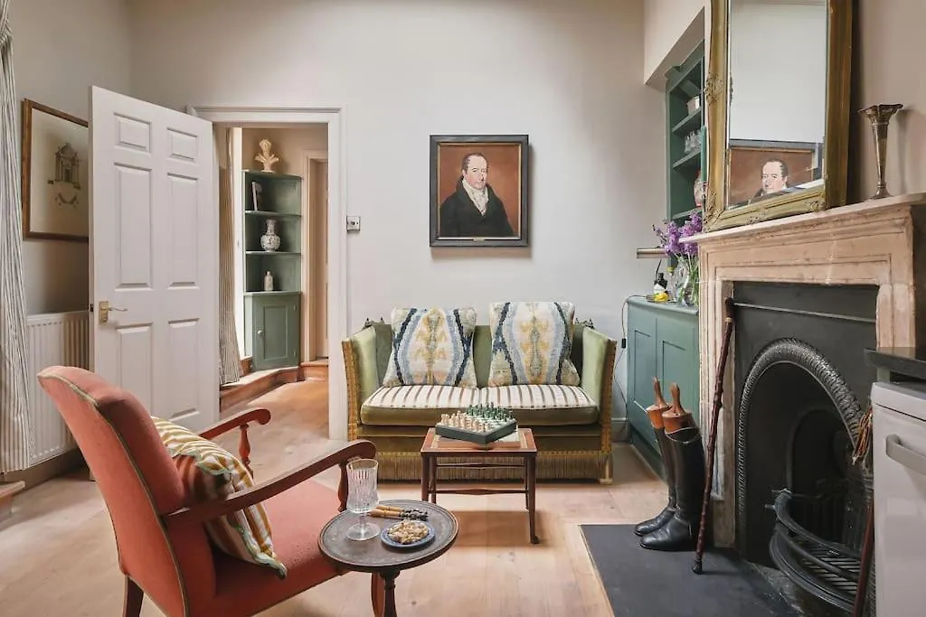 Bath'S Most Illustrious Address - Garden Apartment